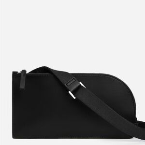Everlane Womens The Cactus Leather Sling Bag Black Size OS